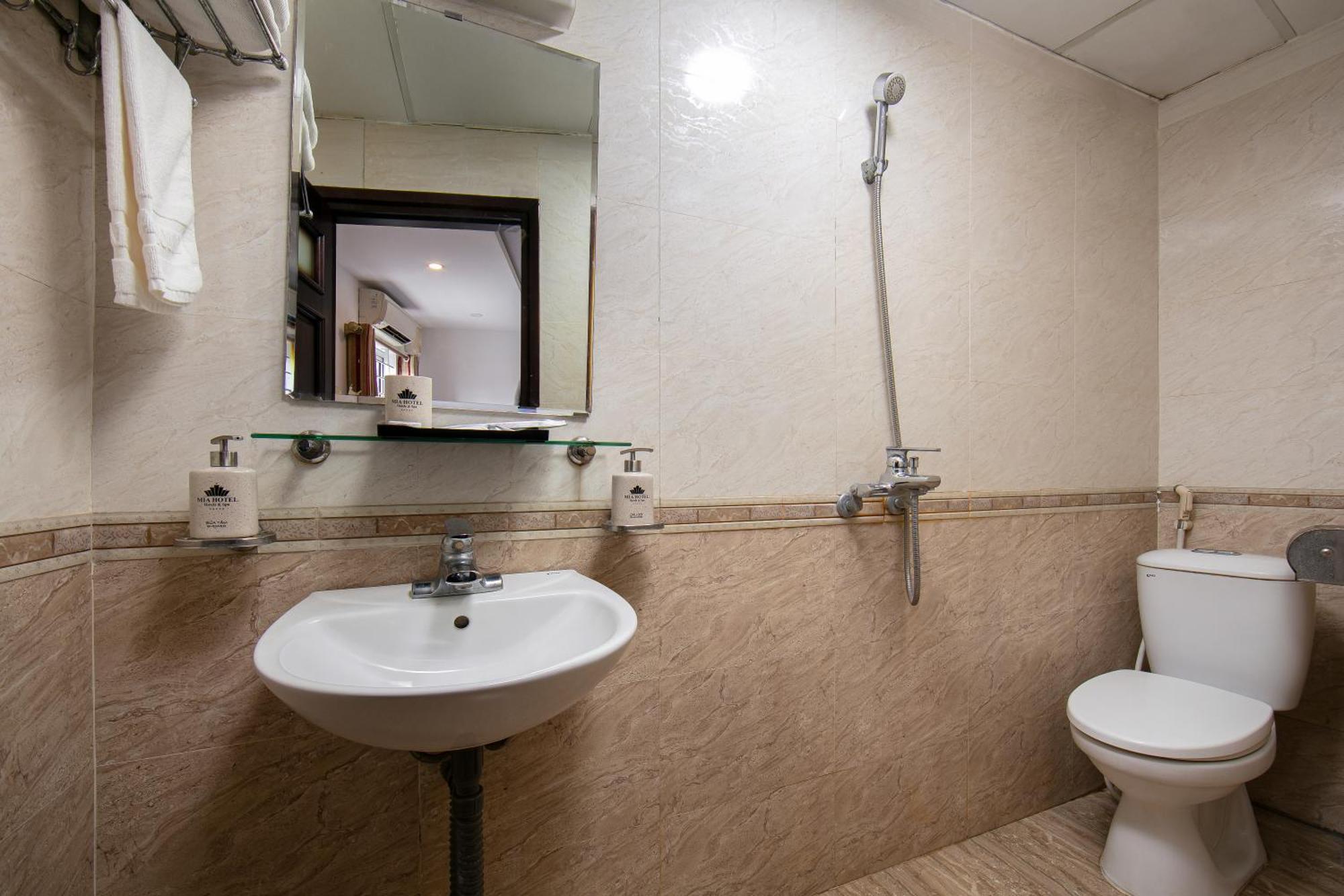 Duc Trong Hotel Ханой Экстерьер фото